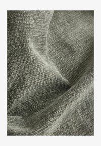 Nem kiválasztott, grey crosshatch