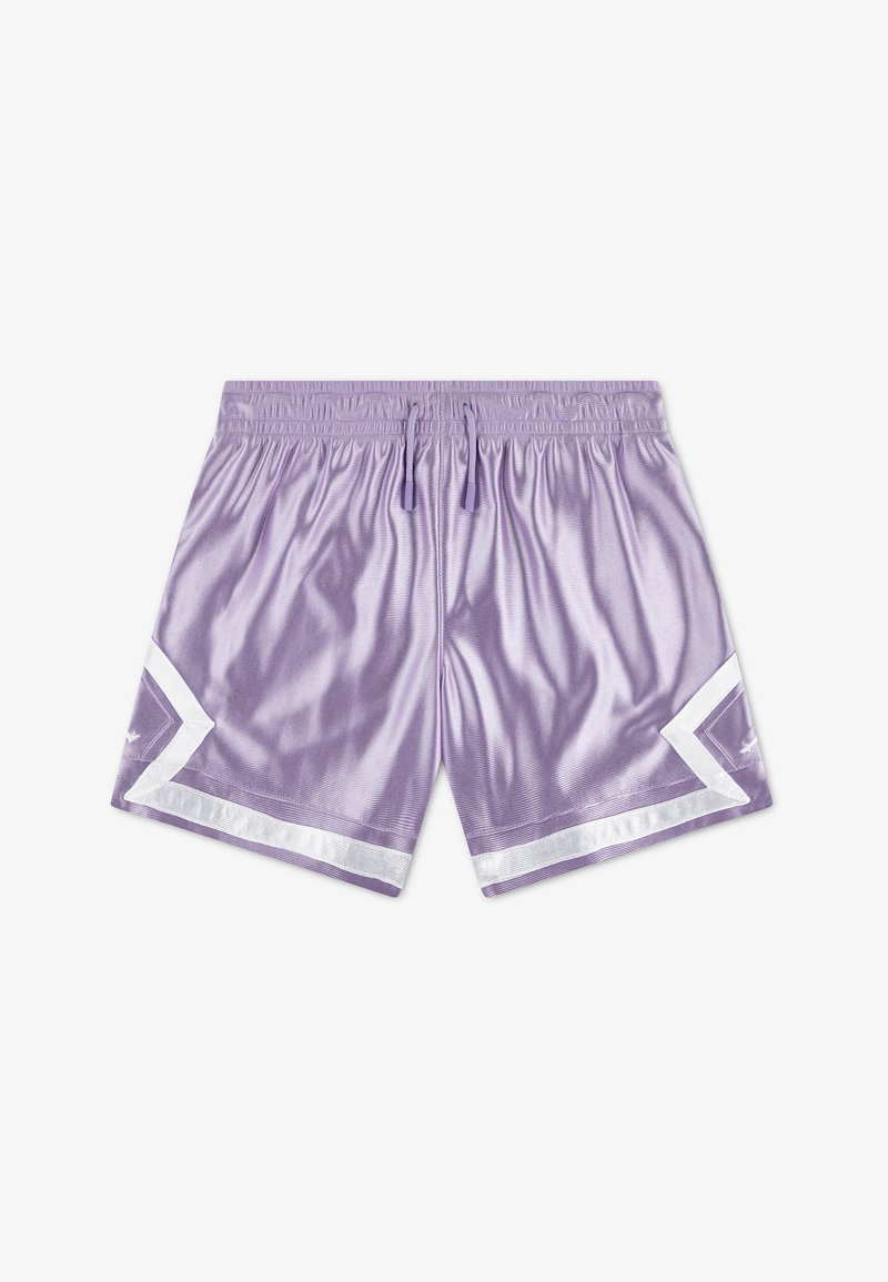 Shorts de sport lavande avec des accents blancs en forme de chevrons sur les côtés et une ceinture élastique avec cordons de serrage.