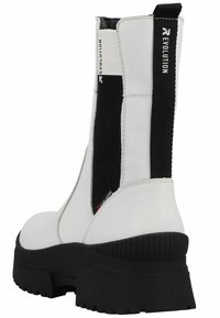 Rieker Klasiski puszābaki - offwhite