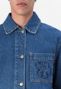 Marimekko POWERI UNISEX  - Giacca di jeans - worn indigo