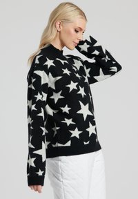 South Beach SKI WEAR FUNNEL NECK KNIT - Stickad tröja - black white