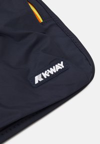 K-Way REVILLE UNISEX - Mosózsák - blue depht