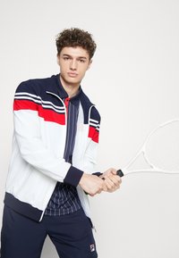 Fila BRUNO - Chaqueta de entrenamiento - white/red