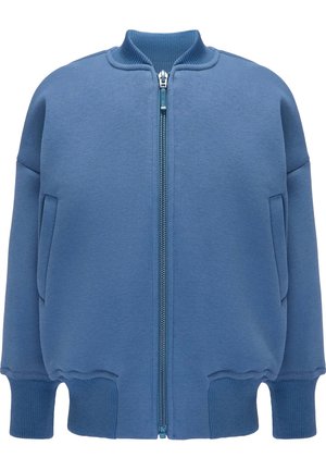 Niebieska kurtka bomber na suwak z prążkowanym kołnierzem, mankietami i dołem, z dwoma bocznymi kieszeniami i gładką fakturą materiału.