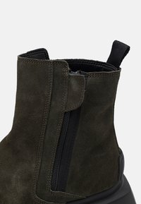 HUGO FABYAN - Classic ankle boots - dark green