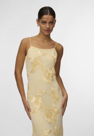 Vero Moda QUINN  MAXI DRESS  - Robe de cocktail - mellow yellow