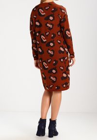 KIOMI Kofta - cognac