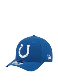 Blaues Baseballcap aus Baumwolle mit einer strukturierten Krone, gebogenem Schirm und einem weißen gestickten Hufeisenlogo auf der Vorderseite. Mit Nähdetails.