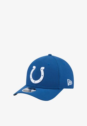 Blaues Baseballcap aus Baumwolle mit einer strukturierten Krone, gebogenem Schirm und einem weißen gestickten Hufeisenlogo auf der Vorderseite. Mit Nähdetails.