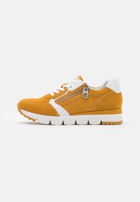 Marco Tozzi BY GUIDO MARIA KRETSCHMER - Sneaker low - saffron comb
