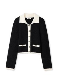 Schwarze, verkürzte Strickjacke mit strukturiertem Strick, ausgestattet mit einem weißen Rippenkragen, fünf Knöpfen und zwei Vorderaschen mit weißen Akzenten.