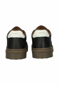 Sneaker in pelle nera con dettagli in suede marrone, patte bianche sul tallone e suole in gomma marrone. Presenta un'impronta del logo sul tallone e sul lato.