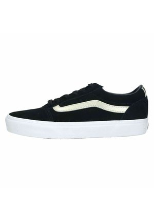 Zapatillas de ante negro con suela de goma blanca, que presentan una franja de acento dorado y cordones negros. Diseño de perfil bajo, forma de punta redondeada.