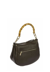 Sac à main en cuir marron avec une surface texturée. Présente une forme incurvée, une poignée en bambou et une poche zippée à l'avant avec une quincaillerie dorée.