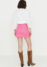 Trendyol Minigonna - pink