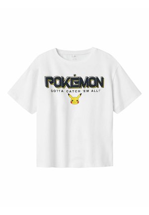 Witte katoenen t-shirt met de tekst "POKEMON" in vetgedrukt zwart en geel, met een Pikachu-illustratie gecentreerd eronder. Korte mouwen, relaxed fit.