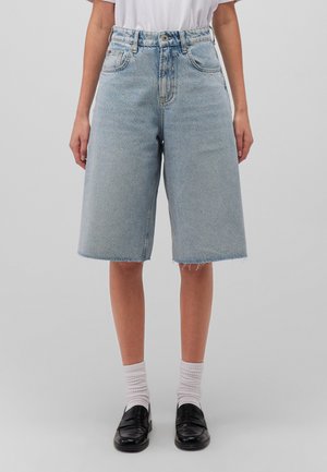 BOYFRIEND - Jeans Shorts - bleached denim
