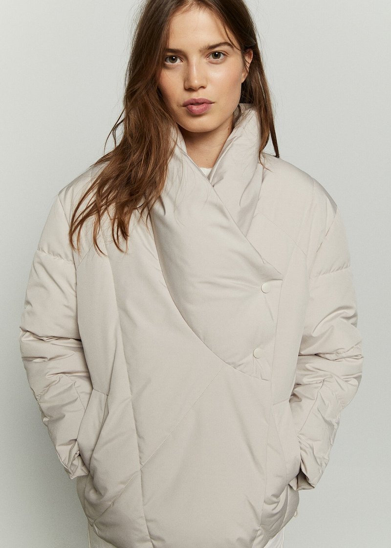 Damen Leichte Jacken | Hoss Intropia WITH WRAPAROUND COLLAR Winterjacke beige - XC63601 Damen Leichte Jacken | Hoss Intropia WITH WRAPAROUND COLLAR Winterjacke beige - XC63601