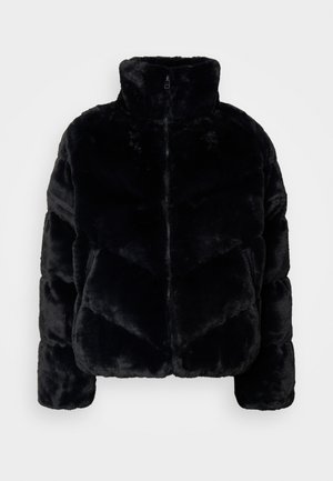 Juodas dirbtinio pūko pūkinis švarkas su aukštu apykakle, užtrauktuku ir siuvinėta struktūra, kurioje pavaizduoti rombų raštai. Minkšta tekstūra ir pilni rankovės.