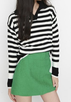 Pullover - black