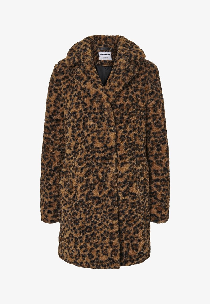 Brun leopardmønstret frakke med en blød tekstur, udskåret krave og knaplukning; har to forlommer og et mellemlangt design.