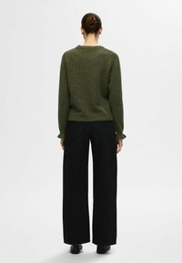 Selected Femme SLFLULU FRILL CUFF O NECK - Maglione - khaki