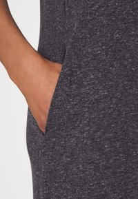 Vero Moda Petite VMJUNE KNEE DRESS - Vestido de dia - black