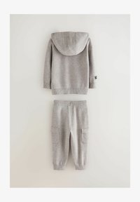 Unselected, grey