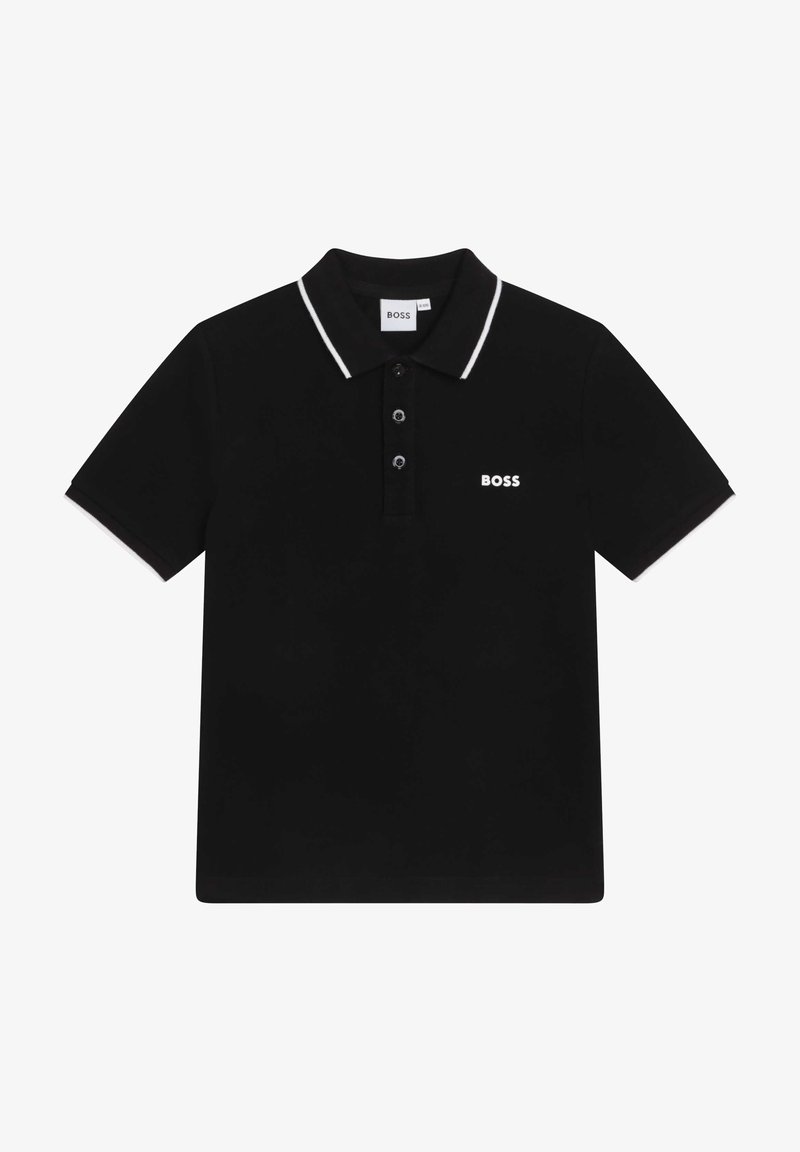 Μαύρο polo shirt με λευκό γιακά και φάσες στα μανίκια, τριών κουμπιών και διακριτό λογότυπο "BOSS" στο αριστερό στήθος. Υλικό από βαμβάκι.
