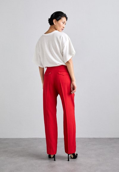 Victoria Beckham TAPERED LEG TROUSER - Stoffhose - carmine