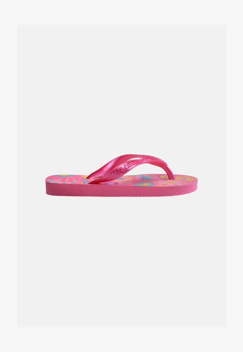 Tongs roses avec des motifs floraux sur la semelle et des brides roses brillantes, vues de profil sur un fond neutre.