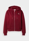 MONOLOGO HOOD - Camisola com fecho - renaissance red
