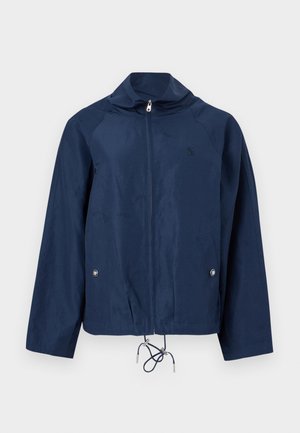 Granatowa kurtka na zamek z wysokim kołnierzem, długimi rękawami, przednimi kieszeniami zapinanymi na zatrzaski oraz regulowanym ściągaczem u dołu.