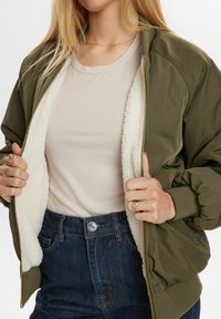 Nümph ETERA REVERSIBLE - Bomberjacke - grape leaf