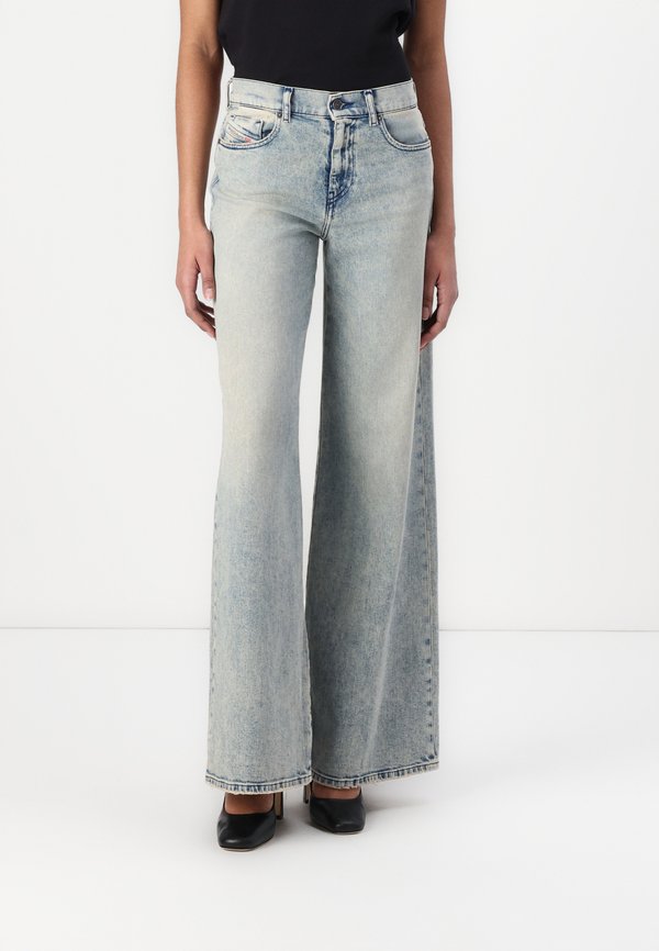 AKEMI - Relaxed fit jeans - 01