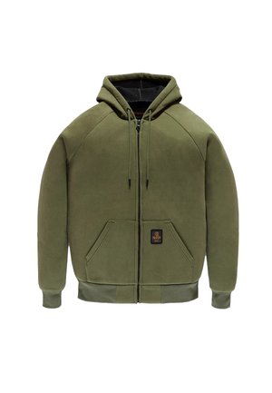 Felpa con zip di colore verde oliva, con interno nero, maniche raglan, cappuccio regolabile con cordino, tasche frontali e un logo ricamato sulla tasca.