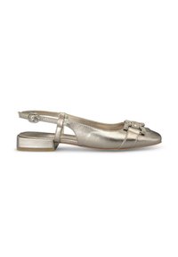 Ballerines argentées métalliques avec un petit talon carré, bout rond et détail de nœud décoratif sur l'avant. Texture lisse et brillante.