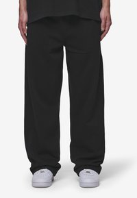 Pegador LEONO LOOSE - Treniņtērpa apakšdaļas - washed black virtual pink gum