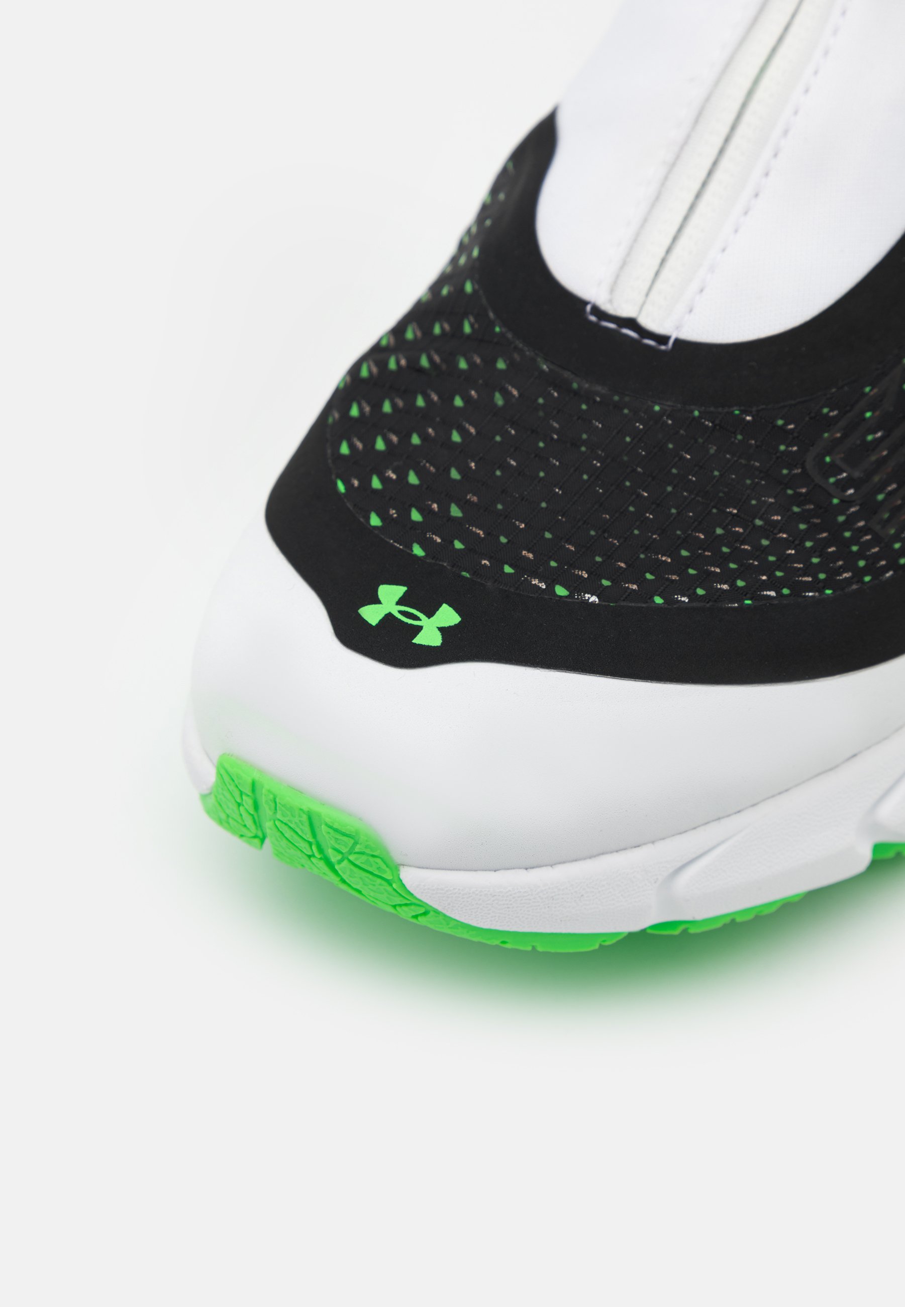 ua hovr phantom white