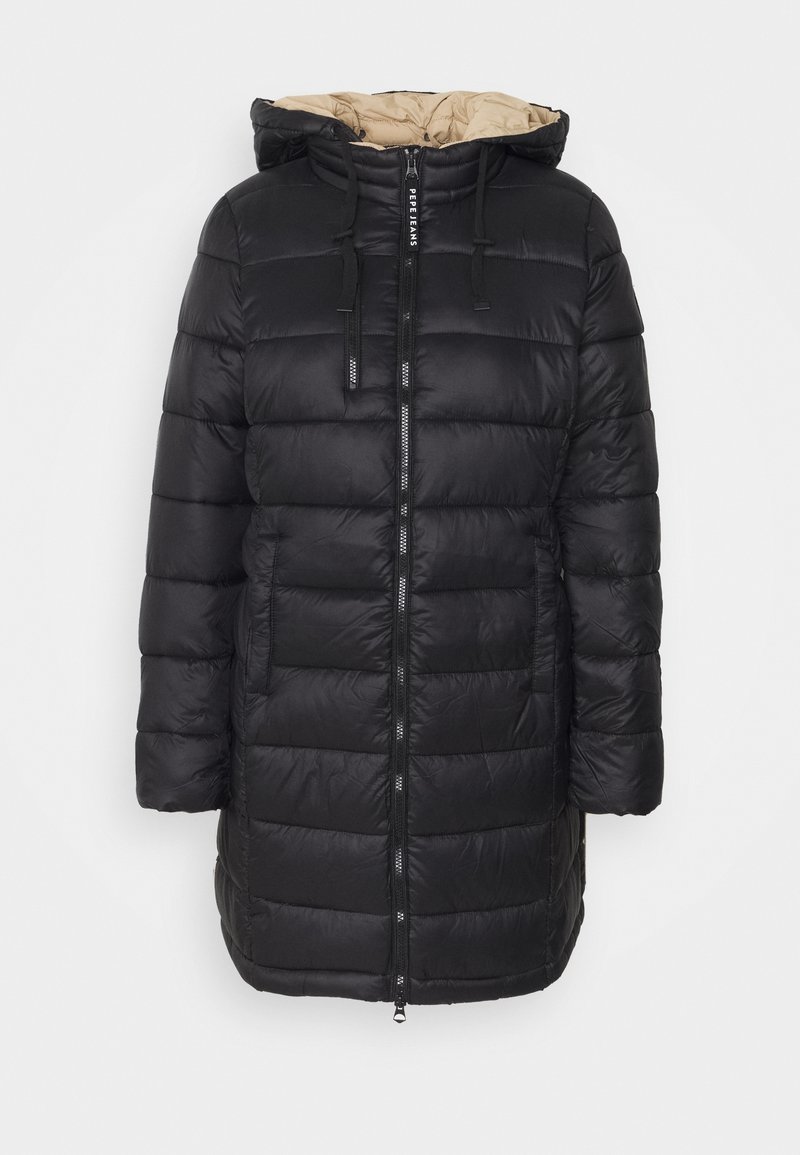 Padded černá parka s kapucí, předním zipem a stahovacími šňůrkami. Má hladký vnější povrch a kontrastní béžovou podšívku.