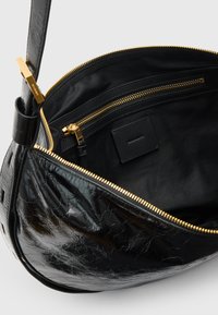 AllSaints HALF MOON SHOULDER - Handväska - black shine