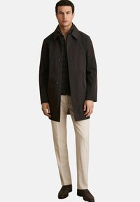 Reiss REGULAR FIT-LOGAN REMOVABLE HYBRID  - Lühike jakk - brown