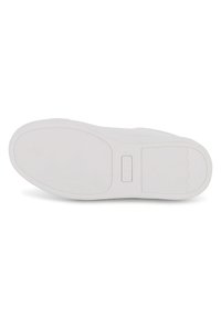 Λευκή σόλα αθλητικού παπουτσιού με υφή για κράτημα, που διαθέτει διακριτικό κυματιστό μοτίβο και ανάγλυφο λογότυπο της μάρκας. Λείο καουτσούκ υλικό για ανθεκτικότητα.