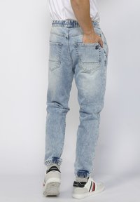 Koroshi Vaqueros slim fit - azul claro