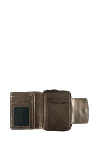 Portafoglio in pelle marrone con chiusura a zip, numerosi scomparti per carte, una tasca trasparente per l'ID e una superficie liscia. Comparto laterale per monete.