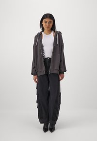 Thumbnail Image 6