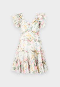 Λουλουδένιο φόρεμα από ελαφρύ ύφασμα, με ρεβέρ μανίκια, βαθύ V ντεκολτέ και φούστα με επίπεδα, διακοσμημένη με παστέλ λουλούδια και αντίστοιχα ρεβέρ αξεσουάρ.