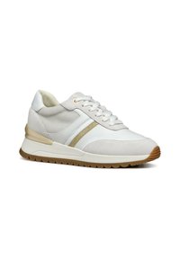 Sneaker atletica bianca con tomaia in tessuto testurizzato, dettagli in pelle liscia, striscia dorata, suola imbottita e suola in gomma.