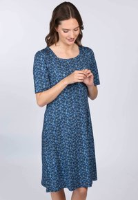 Dunkelblaues Blumen Kleid mit quadratischem Ausschnitt, kurzen Ärmeln und fließender Silhouette, verziert mit kleinen blauen Blumen auf dunklem Hintergrund.