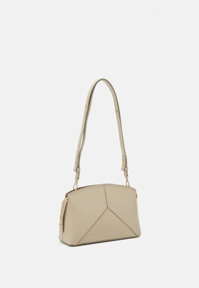 Victoria Beckham - Kopertówka